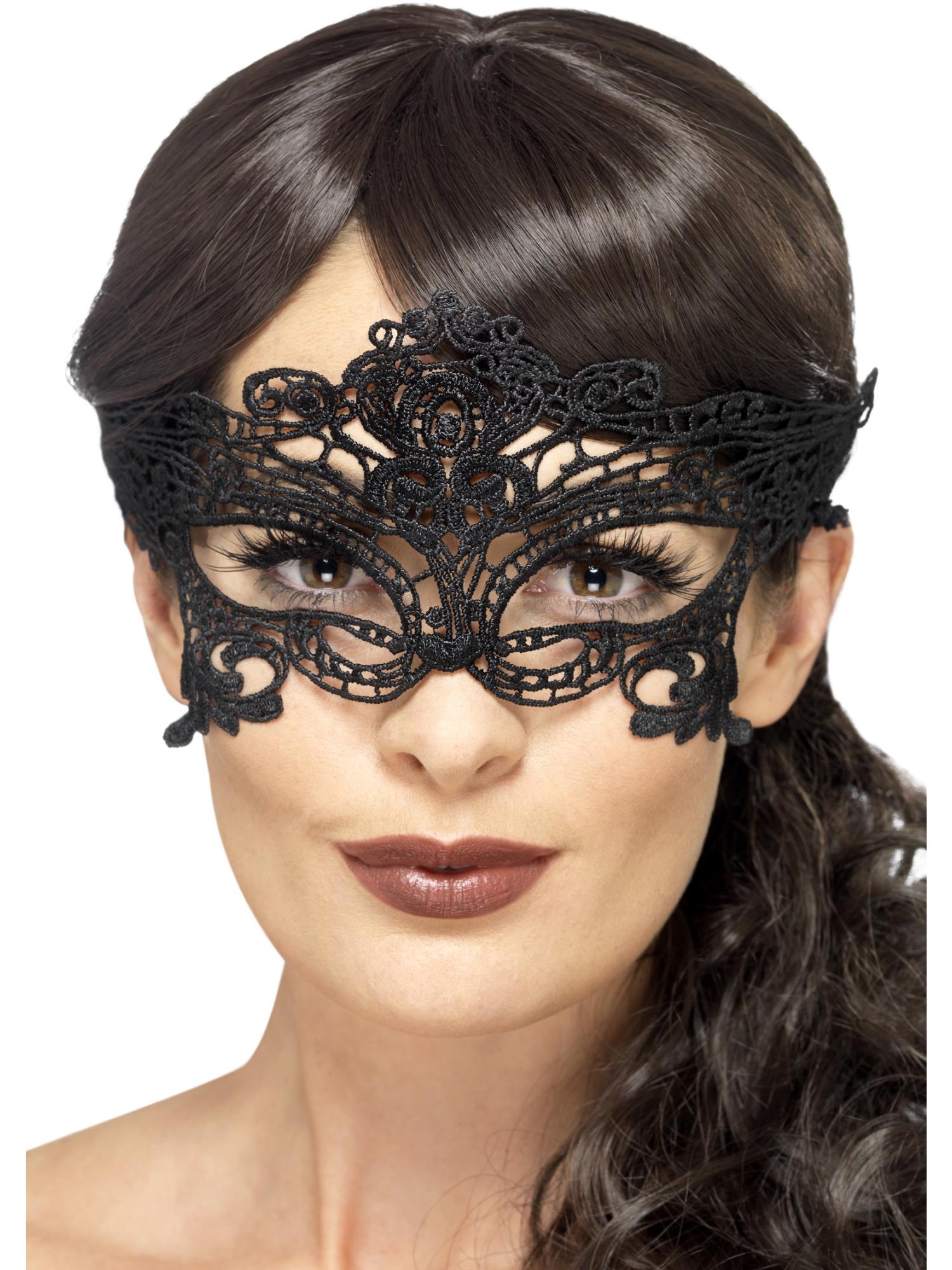 Embroidered Lace Filigree Heart Eyemask, Black 1