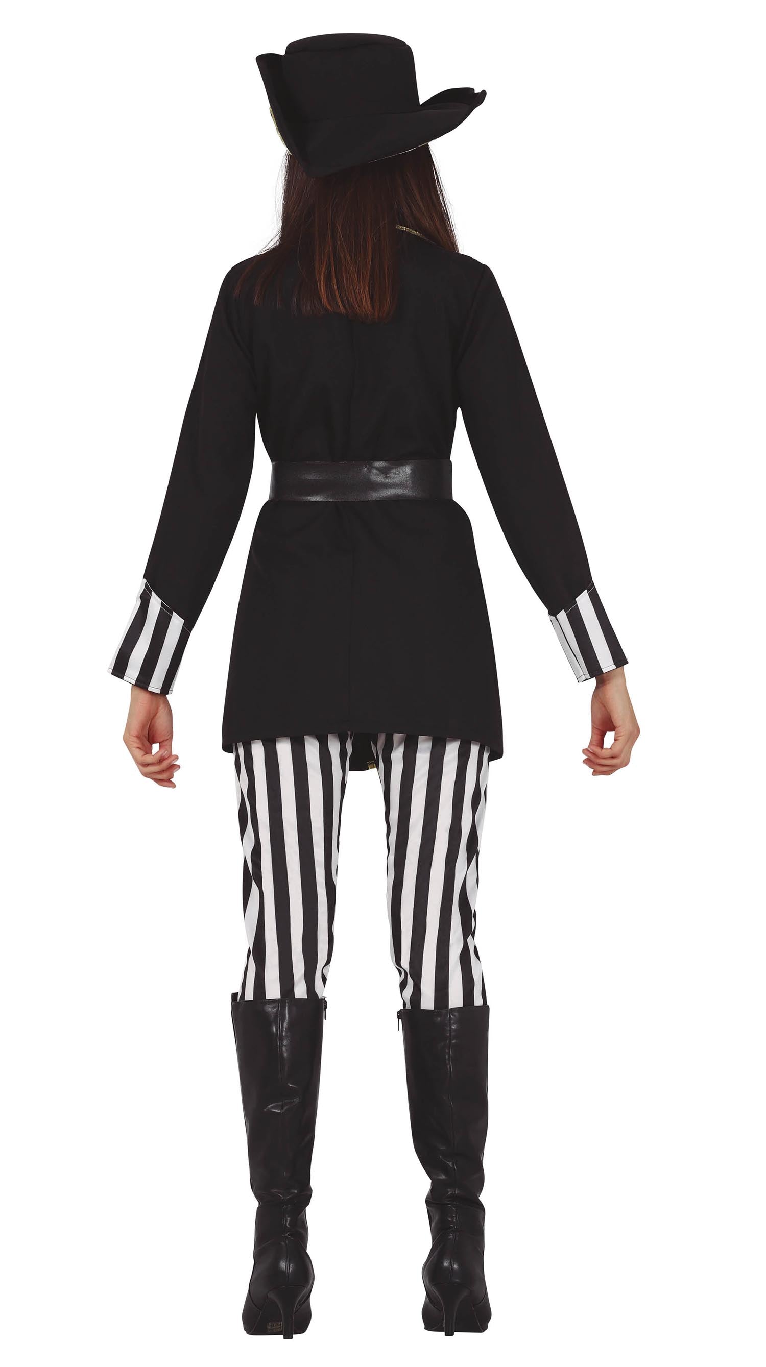 WOMAN PIRATE