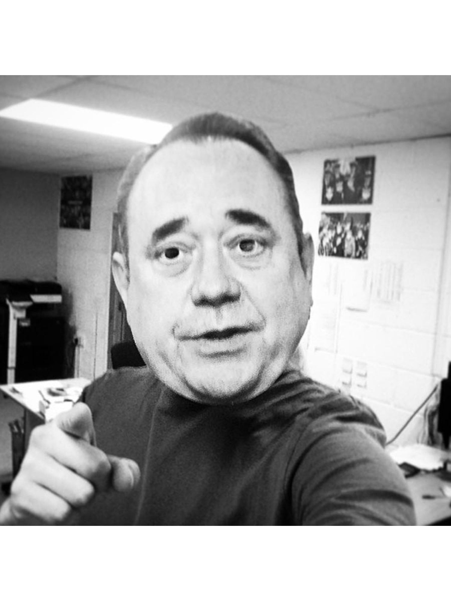 ALEX SALMOND FACE MASK 2